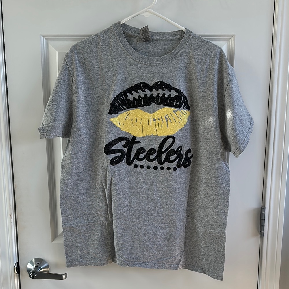 Gray Steelers Graphic T-Shirt